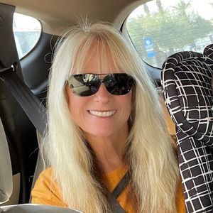 Meet your Posher, Debbie